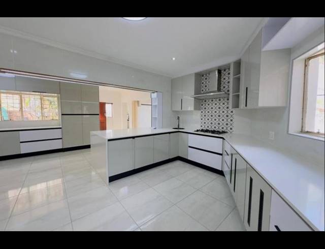 4 BEDROOM HOUSE FOR SALE IN MULBARTON